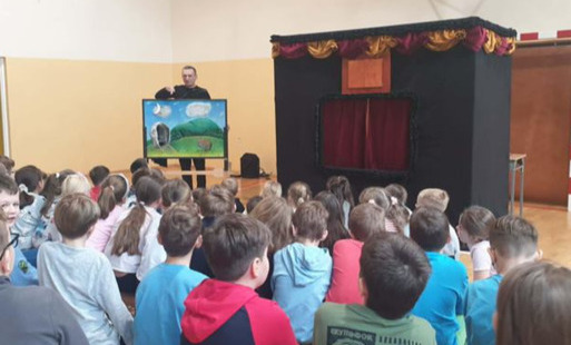 Zdjęcie do Spektakle i prelekcje profilaktyczne w naszej szkole